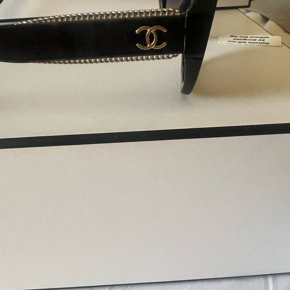 Authenticic Chanel Butterfly Sunglasses - Picture 4 of 14
